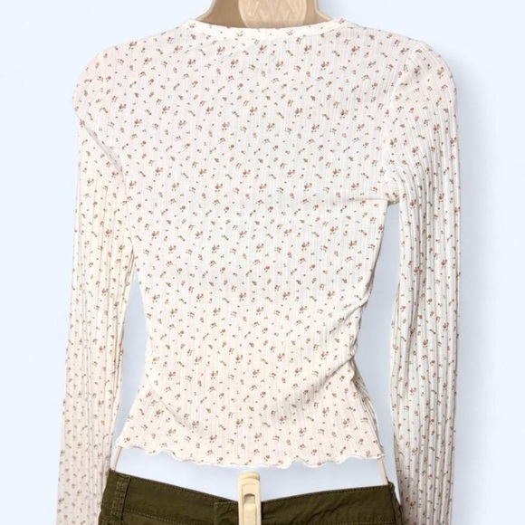 Fairycore Y2K Ribbed Knit Long Sleeve Fitted Top with Delicate Floral Pattern - Picture 4 of 5